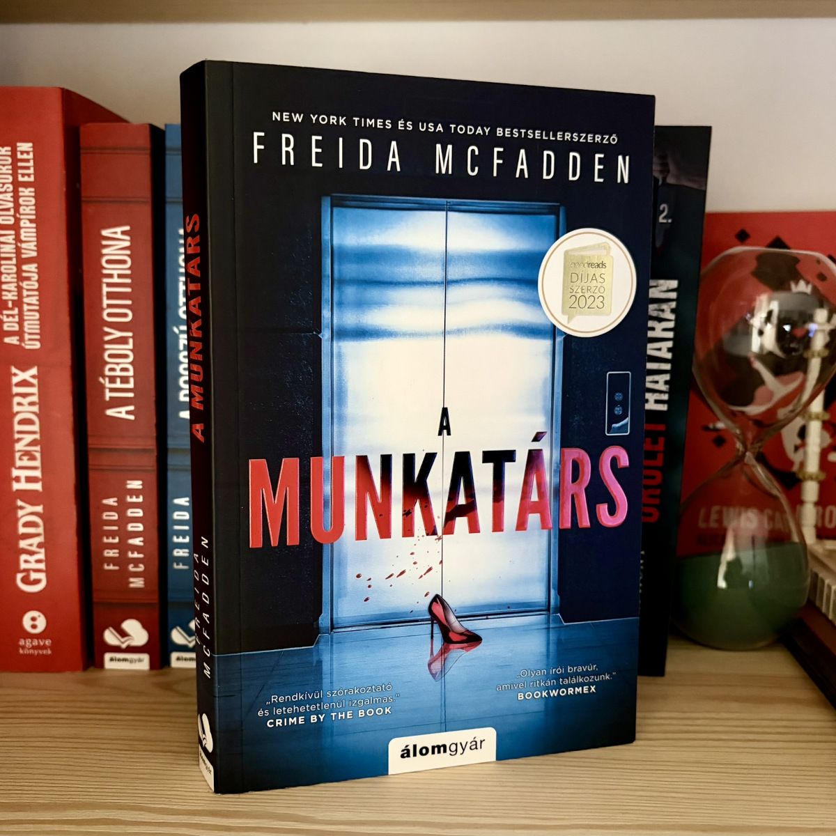 A munkatárs könyvajánló